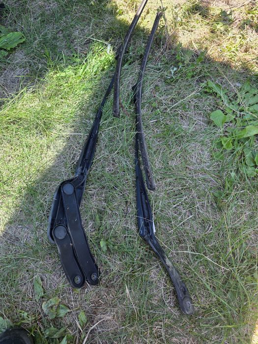 Рамена за чистачки за Mercedes W204