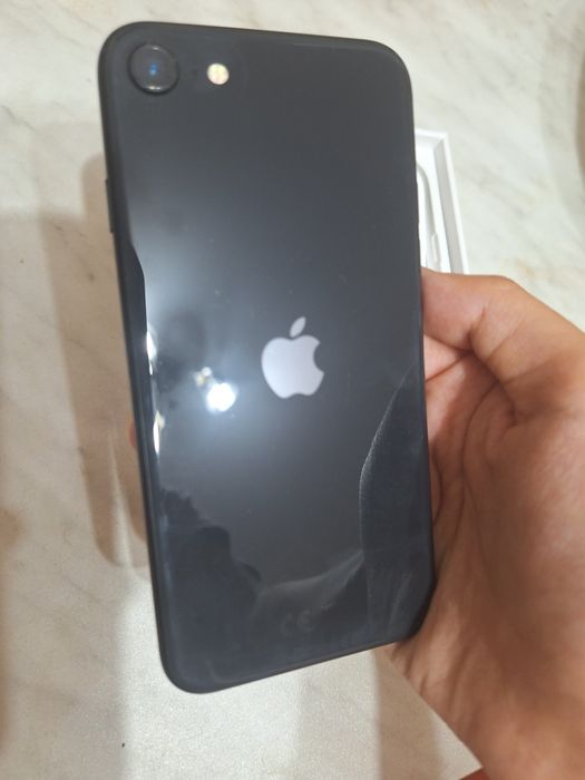 iPhone SE 2020 64 ГБ