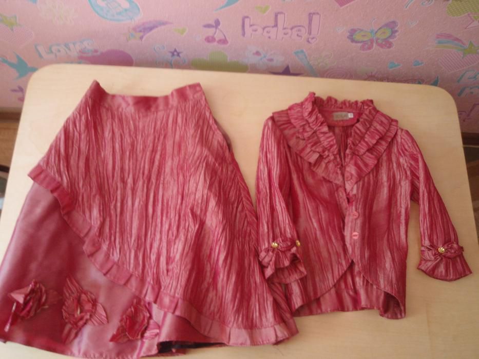 Продам красивый костюм