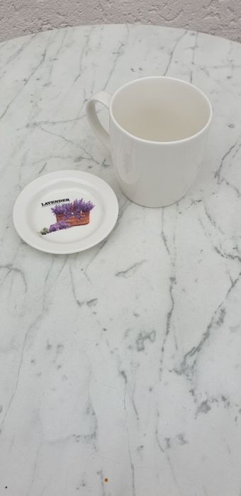 Cană din ceramică cu farfurioară – model Lavandă
