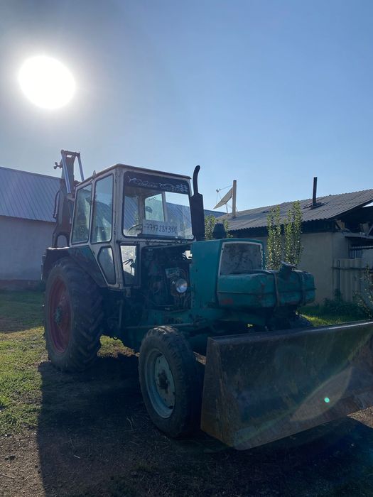 Срочно продам трактор