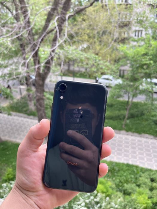 iPhone XR black ..