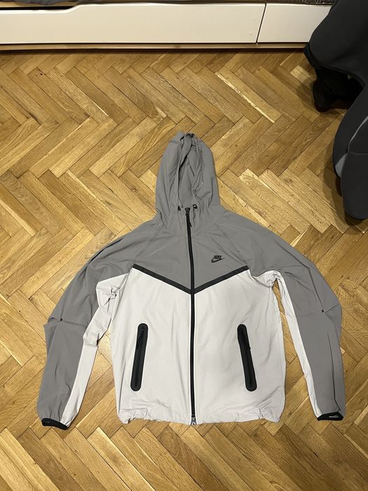 Преходно яке Nike