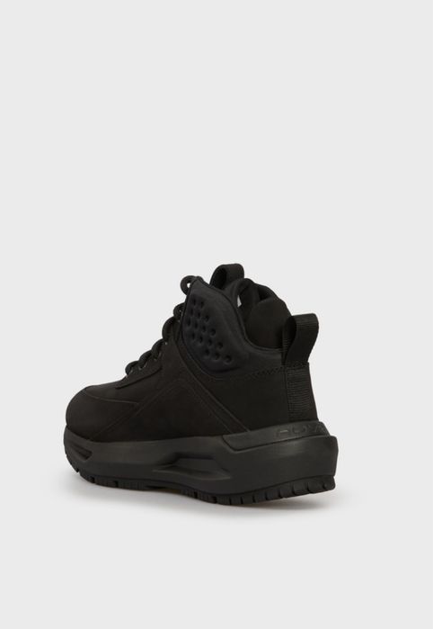 Новый зимны коссовка Under Armour размер 40