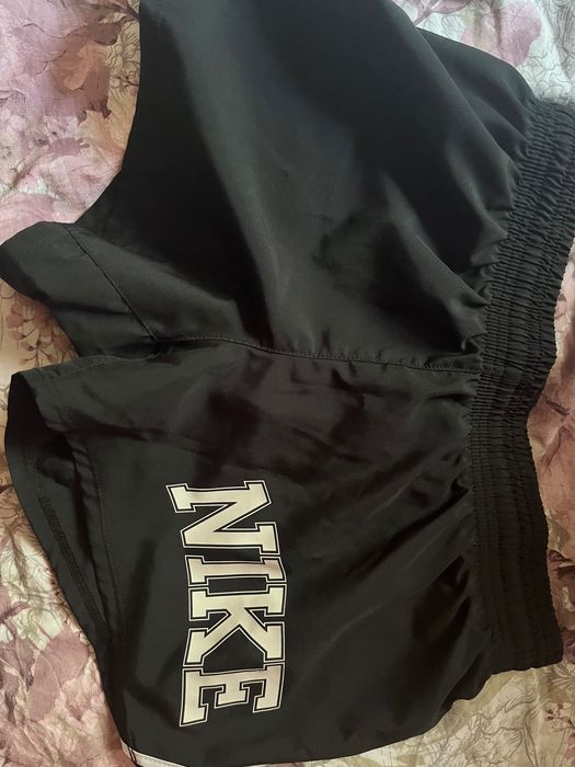 Nike дамски къси панталонки