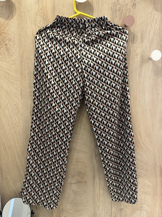 Сатиниран панталон Mango