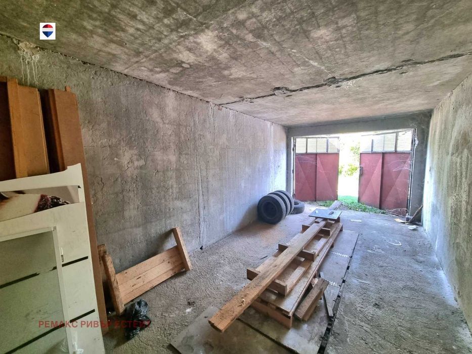 Продава се Гараж / Паркомясто в Русе, Здравец Изток - 18 кв.м за 1050 €/кв.м - Снимка #4