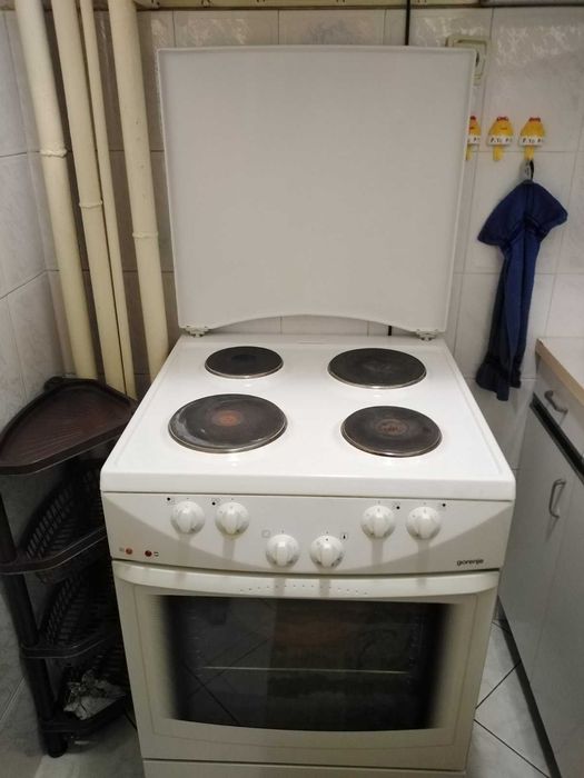 Печка-Gorenje и абсорбатор-AEG