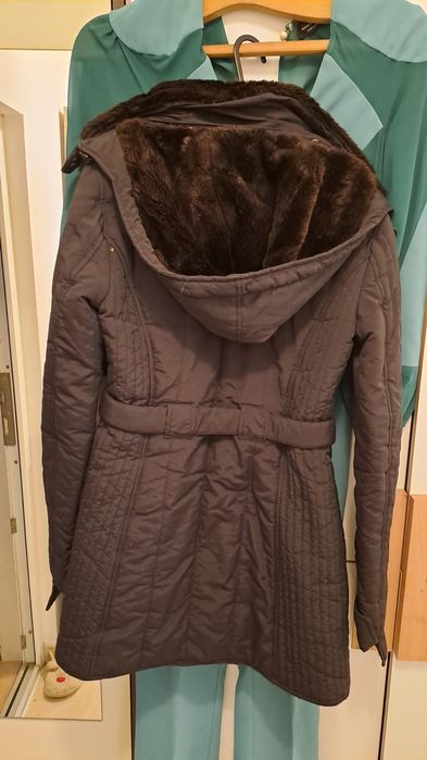 Geaca dama  groasa Tommy Hilfiger masura S-M 90  lei