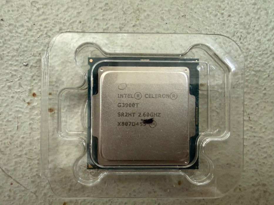 Lot 6 Procesoare Intel Core i3 / Pentium / Celeron – Socket 1151 – 120 Lei