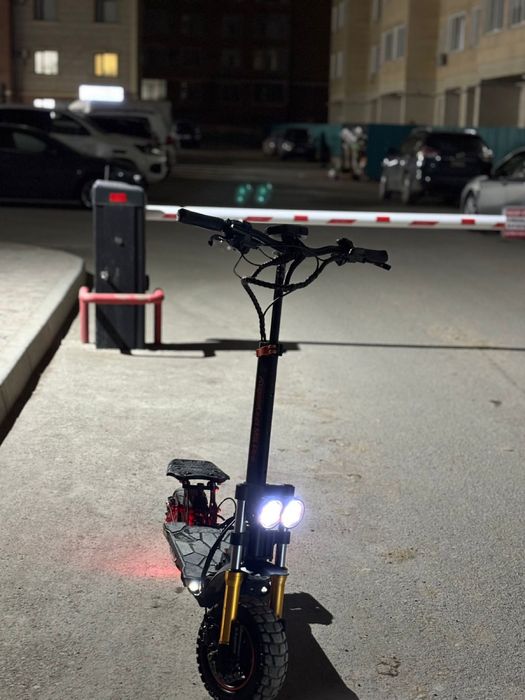 Электросамокат.