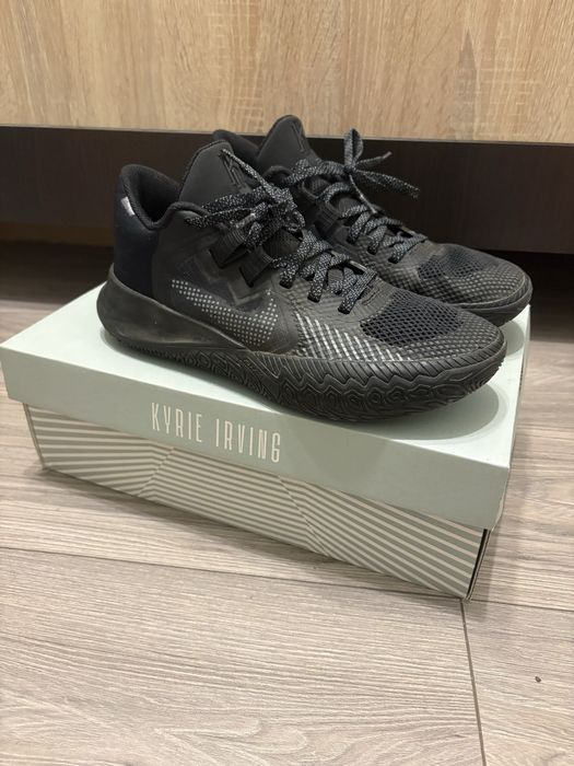 nike kyrie flytrap V