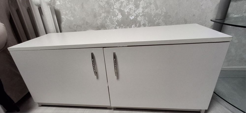 Б/У Тумбочка для гостиной