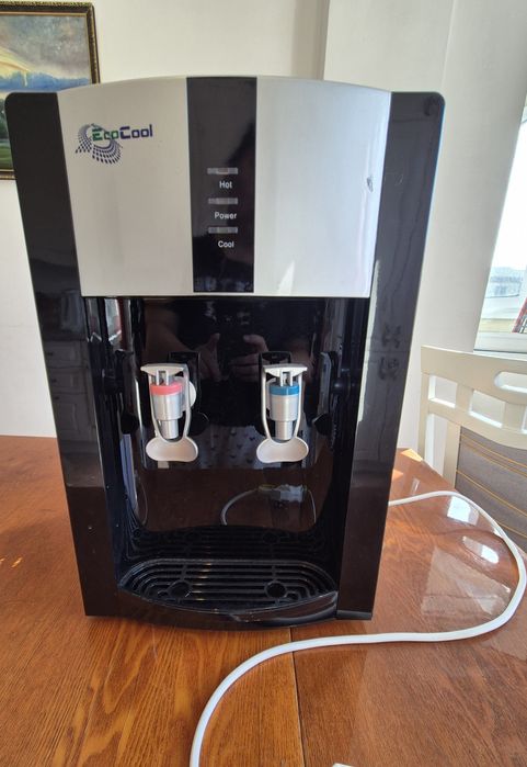 Диспансер для воды