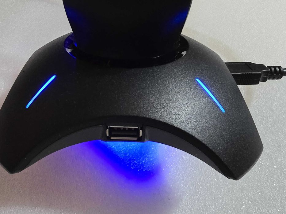 Stand pentru Casti Genesis cu Mouse Bungee si Hub USB-Vanad 500 Black