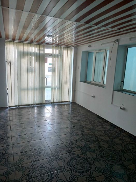 Ofer spre Inchiriere spatiu comercial pe sosea principala cu vad