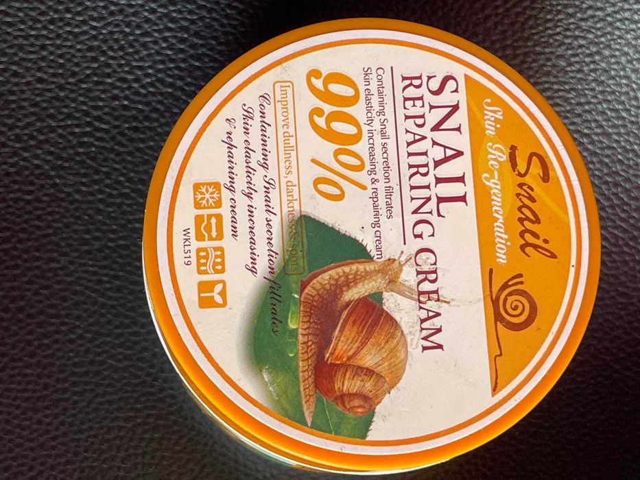 Гръцки крем за лице с екстракт от охлюви 115 грама! SNAIL Kрем NIVEA65