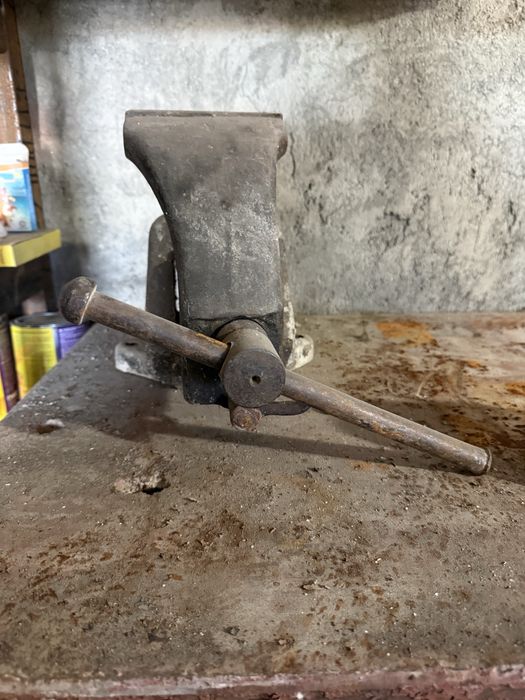 Тиски слесарные СССР (чугун/сталь), рабочие