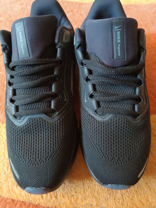 Маратонки 42  и 43номер