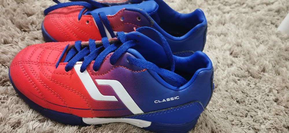 Кроссовки  для спорта в зале