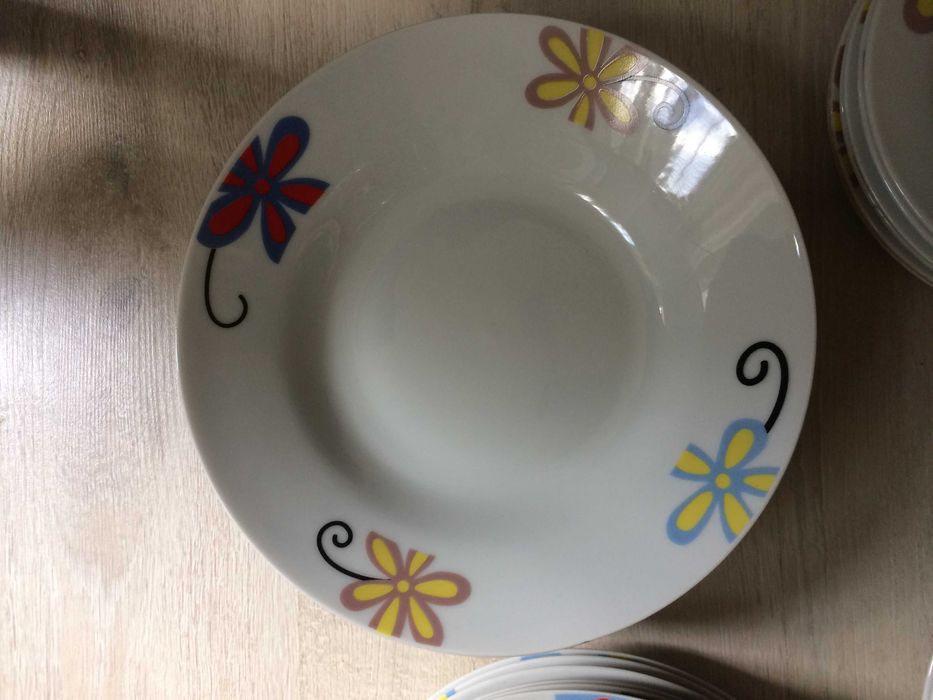 Сервиз за хранене 30 части.