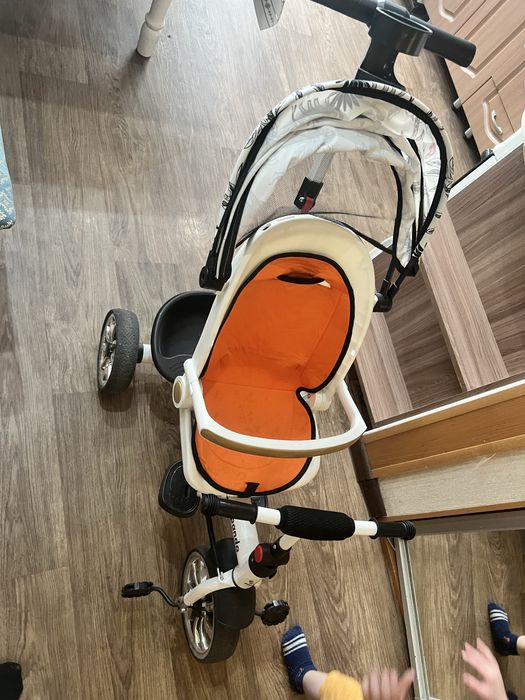 Продам новая Коляска.