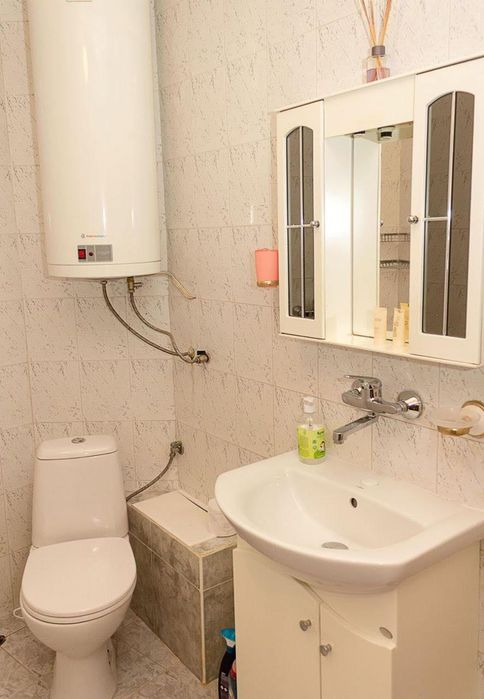 Дава се под наем Тристаен апартамент в Варна, Гръцка махала - 80 кв.м за 750 € - Снимка #7