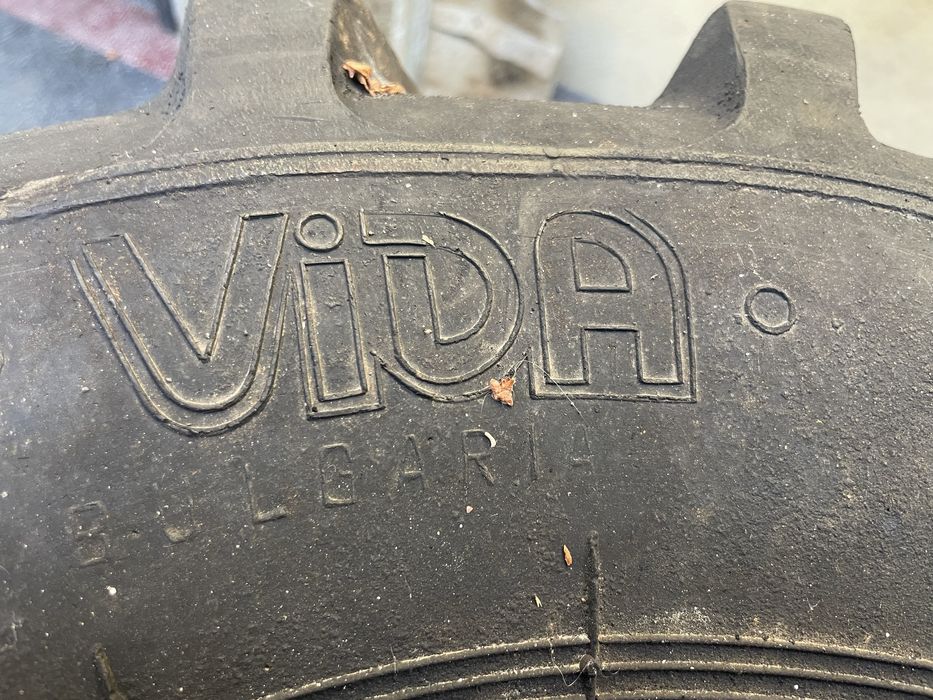 Гуми офролд  тракторни 35 цола -35х12.5х16