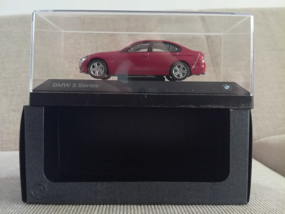 Vand macheta BMW seria 3 F30 sedan, editie de reprezentanta scara 1/43