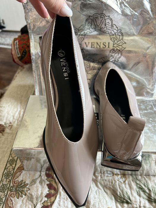 Продам женскую обувь