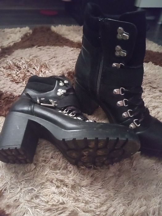 Ghete dama mărimea 38!