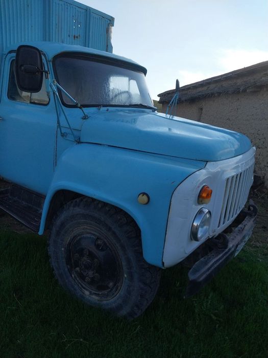 Gaz 53 mashina sotiladi