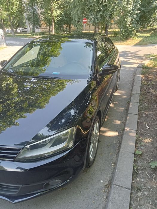 VOLKSWAGEN Jetta 2011 — imagine 4