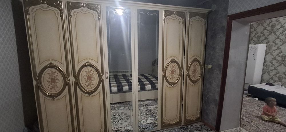 Спальный гарнитур