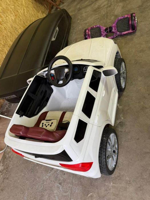 Продам детскую машину на пульту