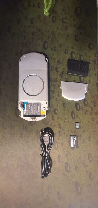 Vând Playstation Portabil (PSP) Seria 3001 Modat Complet