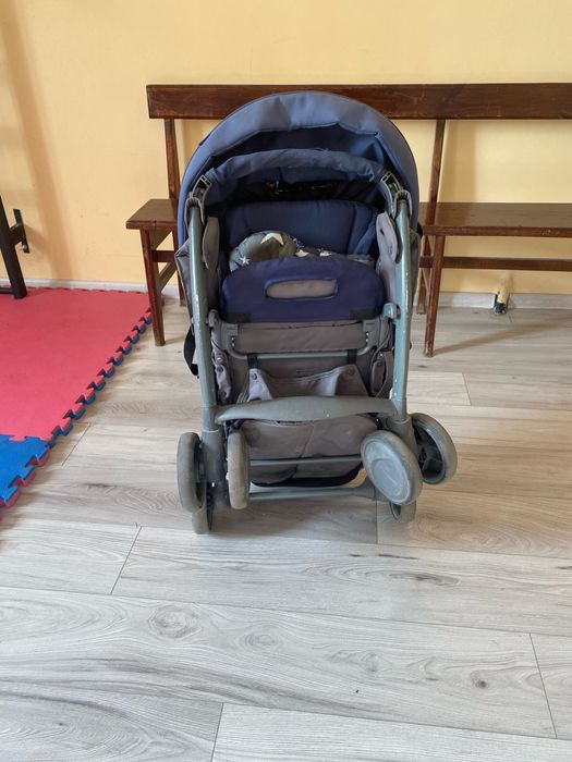 Продам прогулочную коляску Chicco comfort