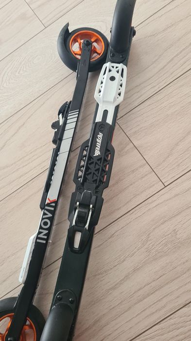 Schiuri fond cu role