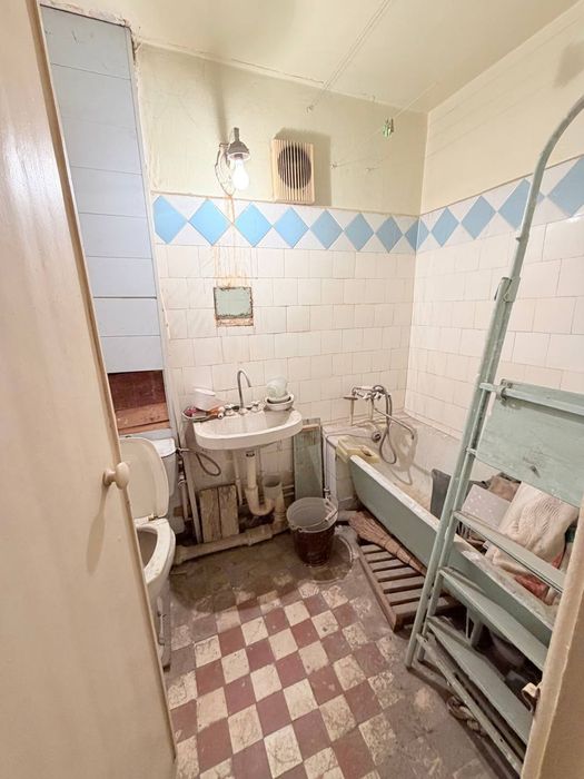 Sotiladi! Chilonzor 9 kvartal tamir talab 2 xonali xonadon