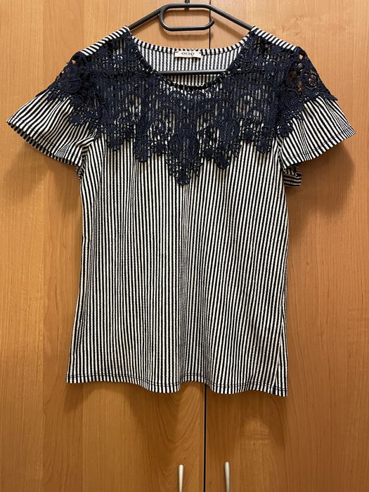 Тъмносиня блуза на райе с дантела, закупена от Orsay, размер S