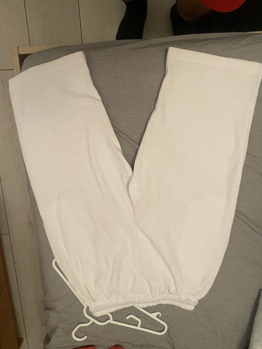 Pantaloni trei-sferturi femei