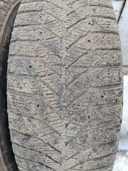 Продам шины на 15