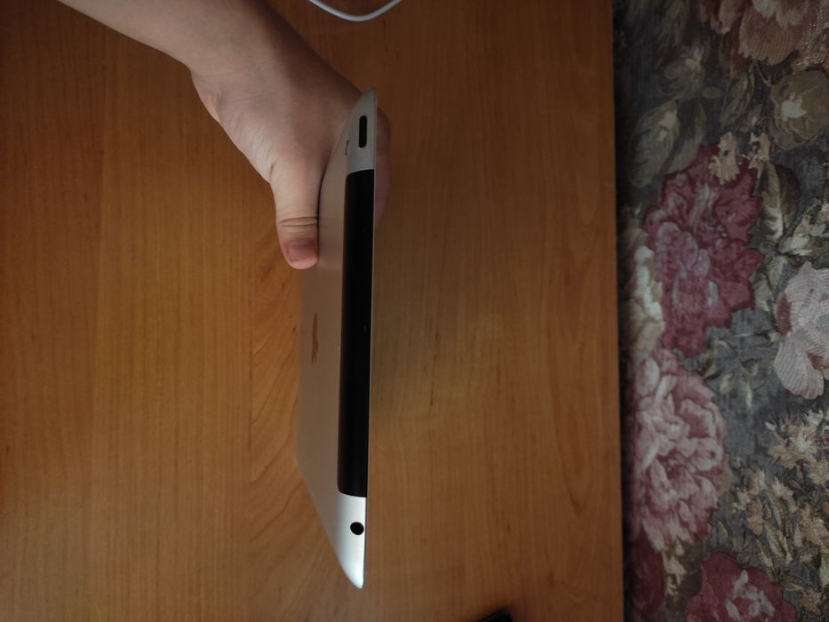 Ipad немножко старый
