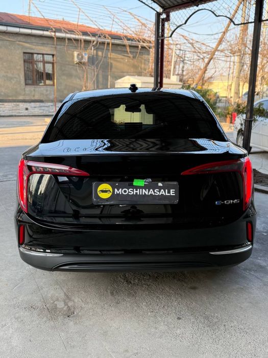 Hongqi EQM-5 500 km 2024