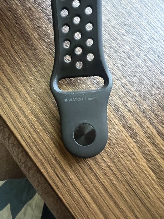 Продам Apple Watch Se 44 mm Nike edition