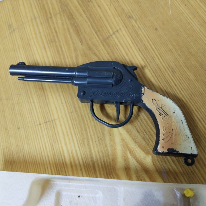 Пистолет, новый СССР.