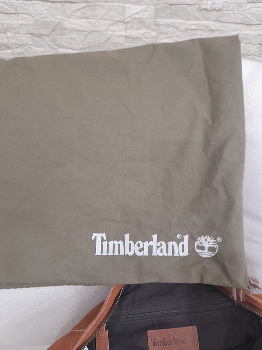 Дамса чанта от естествена кожа на марката TIMBERLAND