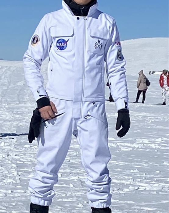 costum snowboard utilizat