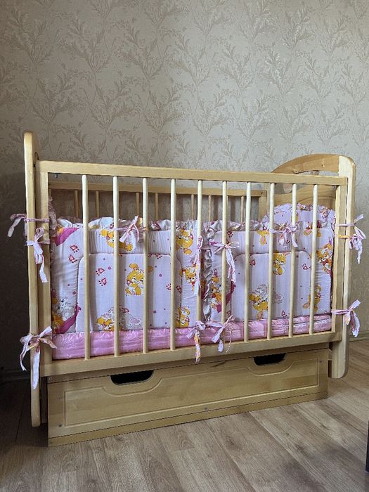 Детская кроватка