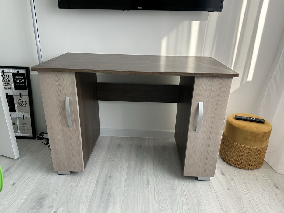 Birou cu doua spatii se depozitare + scaun